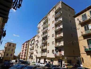 Foto Appartamento in Piazza Pirandello 16, Caltanissetta Centro di 130 m²