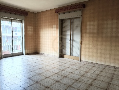 Foto Appartamento a Aci Catena Centro di 100 m² con 4 locali in vendita