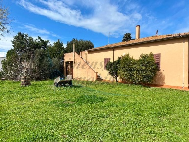 Foto Villa unifamiliare in Via Monte Marmolada, Cecina Cecina Centro