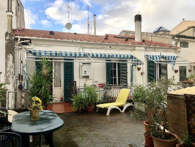 Foto Appartamento in Piazza della Chiesa 16, Cecina Cecina Centro di 120 m²