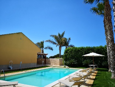 Foto Villa unifamiliare a Scicli di 120 m² con 5 locali in vendita