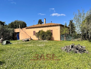 Foto Villa unifamiliare in Via Monte Grappa, Cecina Cecina Centro di 171 m²