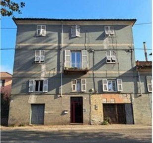 Foto Appartamento in Via Pietro Isola 92, Novi Ligure di 85 m² con 4 locali