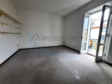 Foto Appartamento in Piazza Francesco Domenico Guerrazzi, Cecina di 170 m²