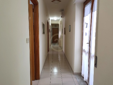 Foto Appartamento a Aci Catena Centro di 94 m² con 3 locali in vendita