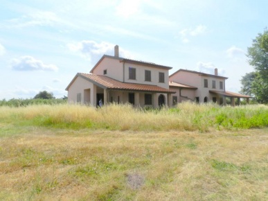 Foto Villa bifamiliare in Via dei Parmigiani, Cecina Cecina Centro