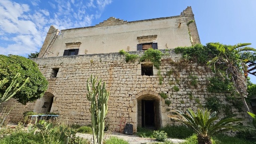 Foto Villa unifamiliare a Scicli di 400 m² con 6 locali in vendita