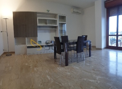 Foto Appartamento in via Celeri 1, Legnago Centro di 100 m² con 4 locali