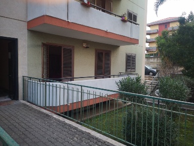 Foto Appartamento in Via Angelina damiani Lanzi, Giarre di 110 m²
