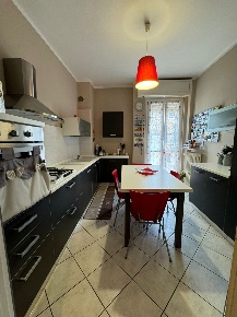 Foto Appartamento a Tortona di 100 m² con 4 locali in vendita