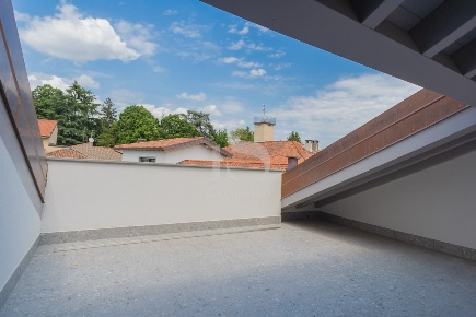 Foto Appartamento in PIAZZA CASTELLANA, Vimercate Centro di 160 m²