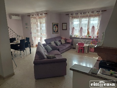 Foto Appartamento in Via Blatta, Chivasso Centro di 200 m² con 6 locali