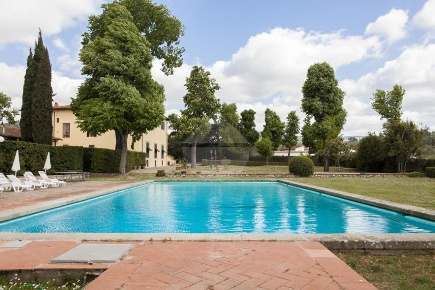 Foto Villa unifamiliare in Via di Quarto, Bagno a Ripoli Rimaggio di 900 m²