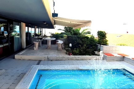 Foto Villa singola a Francavilla al Mare Centro di 460 m² con 5 locali