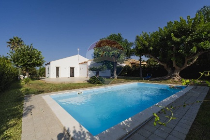 Foto Villa unifamiliare in Viale Tazio Giorgio Nuvolari, Scicli di 124 m²