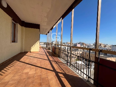 Foto Appartamento in Via Marche, Galatina Centro di 149 m² con 5 locali