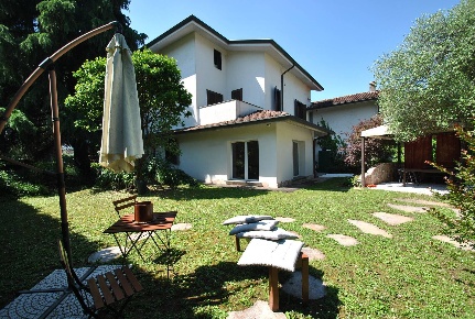 Foto Villa bifamiliare in Via L. Pasteur, Vimercate Oreno, Velasca