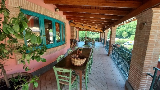 Foto Villa unifamiliare in Via Aldo Moro, Alatri di 700 m² con 20 locali