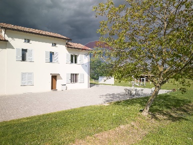 Foto Appartamento in Frazione San Faustino, Fidenza San Faustino di 220 m²