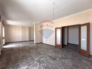 Foto Appartamento in Via Giovanni Pascoli, Galatina Centro di 229 m²