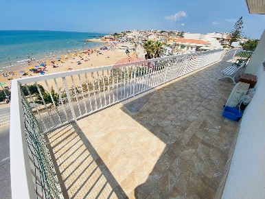 Foto Appartamento in VIA GOGOL, Scicli Cava D'aliga di 140 m² con 5 locali