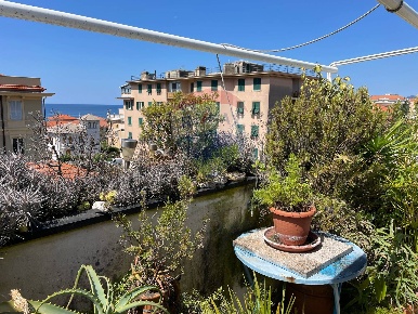 Foto Appartamento in Viale Tappani, Chiavari Centro di 78 m² con 2 locali