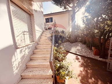 Foto Appartamento a Cecina Marina di Cecina di 147 m² con 5 locali