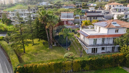 Foto Villa singola in Luciano Tomasello, Aci Catena Nizzeti di 280 m²