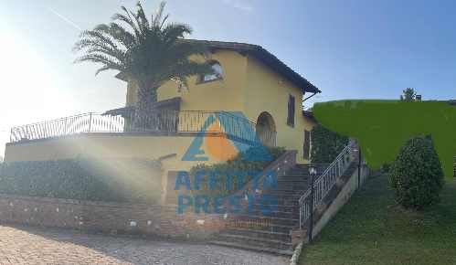 Foto Villa a schiera a San Miniato di 250 m² con 7 locali in vendita