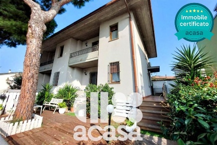 Foto Villa unifamiliare a Cesenatico Porto Canale di Ponente di 150 m²