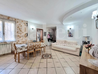 Foto Appartamento in Via Rovinata 37, Lecco Germanedo di 95 m² con 4 locali