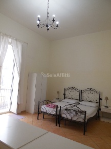 Foto Appartamento in Via San Cosmo Fuori Porta Nolana 4, Napoli di 80 m²