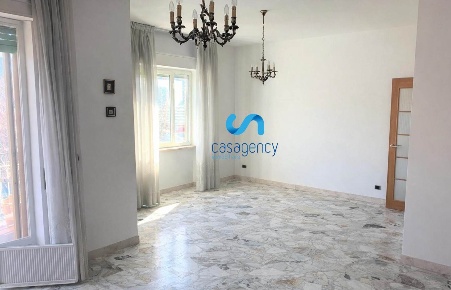 Foto Appartamento in VIA SETTEMBRINI 23, Caserta Corso Trieste di 135 m²
