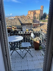 Foto Appartamento a Siena San Domenico - Fontebranda di 140 m² con 5 locali