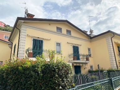 Foto Appartamento in Piazza Bastione 73, Massa Centro di 120 m² in vendita