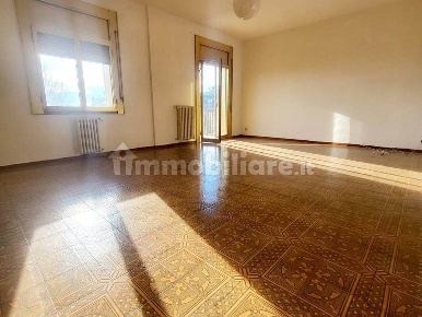 Foto Appartamento in VIA  PELLECCHIA, Avellino di 146 m² con 5 locali