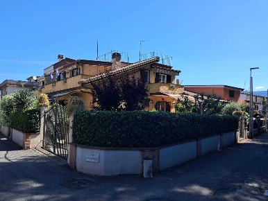 Foto Villa bifamiliare in VIA EMILIO PALLAVICINI, Guidonia Montecelio