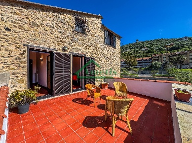 Foto Appartamento in Piani, Imperia Piani, Torrazza di 130 m² con 5 locali
