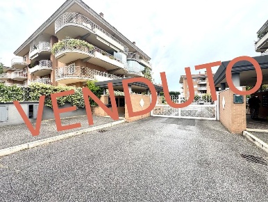Foto Appartamento in viale vincenzo marronaro, Roma Vallerano di 55 m²