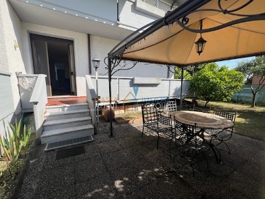 Foto Appartamento in Largo Quercioli 16, Massa Rinchiostra - Quercioli