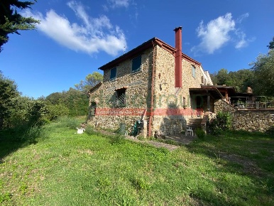 Foto Villa bifamiliare in Via del Vaiolo 10, Livorno Chioma, Nibbiaia