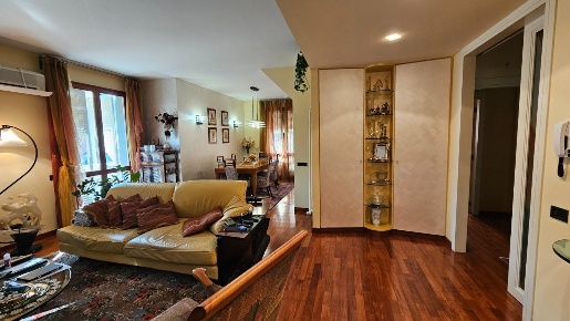 Foto Appartamento a Empoli Ospedale - Santa Maria di 130 m² con 5 locali