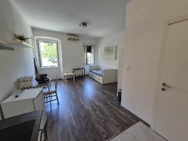 Foto Appartamento in Piazza Sansovino 7, Trieste San Giacomo di 31 m²