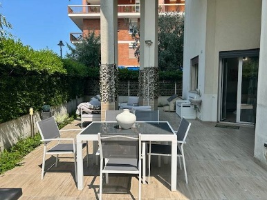 Foto Appartamento a Rimini di 97 m² con 4 locali in vendita