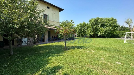 Foto Villa unifamiliare in Strada Malchioda  89, Piacenza Belvedere