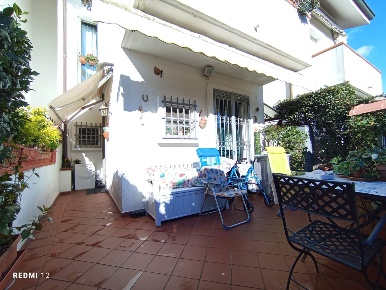 Foto Villa a schiera in via Stradella 407, Massa Ronchi - Poveromo di 70 m²