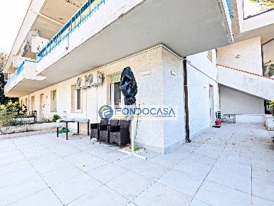 Foto Appartamento in Via Pisa, Massa Marina di Massa Centro di 60 m²
