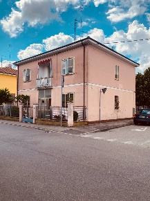 Foto Villa bifamiliare in Via Fiordaliso, Ferrara Aeroporto di 100 m²