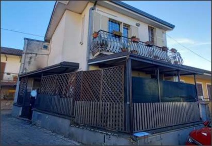 Foto Appartamento in VIA COCORBITO, Sora di 130 m² con 5 locali all'asta