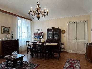 Foto Appartamento in via trieste, Novi Ligure di 130 m² con 6 locali